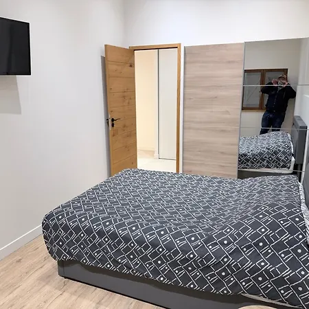Charmant Appartement Apartment *